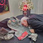 گریه سعید جلیلی بر روی لباس نظامی سردار سلامی
