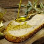 روغن زیتون در صبحانه؛ راز کاهش التهاب و بهبود عملکرد مغز
