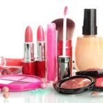 مواد آرایشی را به این دلیل از کودکان دور نگه دارید