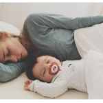 نقش مشاور وتاثیرآن در عوارض دلبستگی نوزادان و کودکان