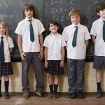 حضور نسبت بیشتری از دختران در مدارس، در بازده درسی پسران سودمند است