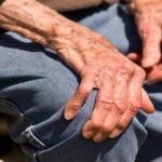 باورهای نادرست درباره خوردن پای مرغ