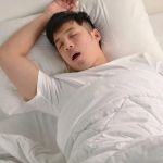 بررسی علل، پیامدها و راهکارهای درمانی خروپف و سردردهای صبحگاهی