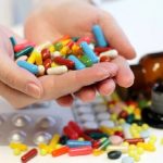 راه‌های جلوگیری از گیر کردن قرص در گلو