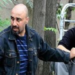 تصویری جالب از رضا عطاران در پشت صحنه سریال «متهم گریخت»